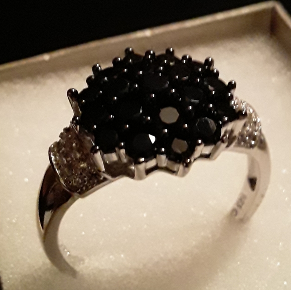SOLD Black spinel ring - Picture 2 of 2